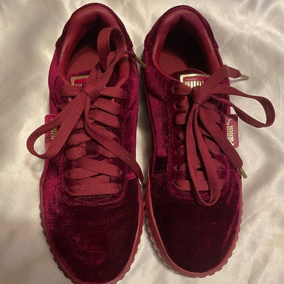 Velvet Puma Sneakers - Picture 6 of 7